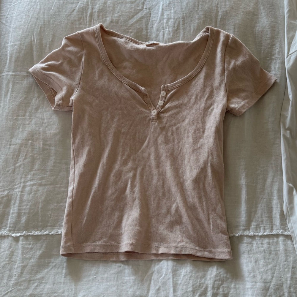 Brandy Melville Light Pink Zelly Short Sleeve Top